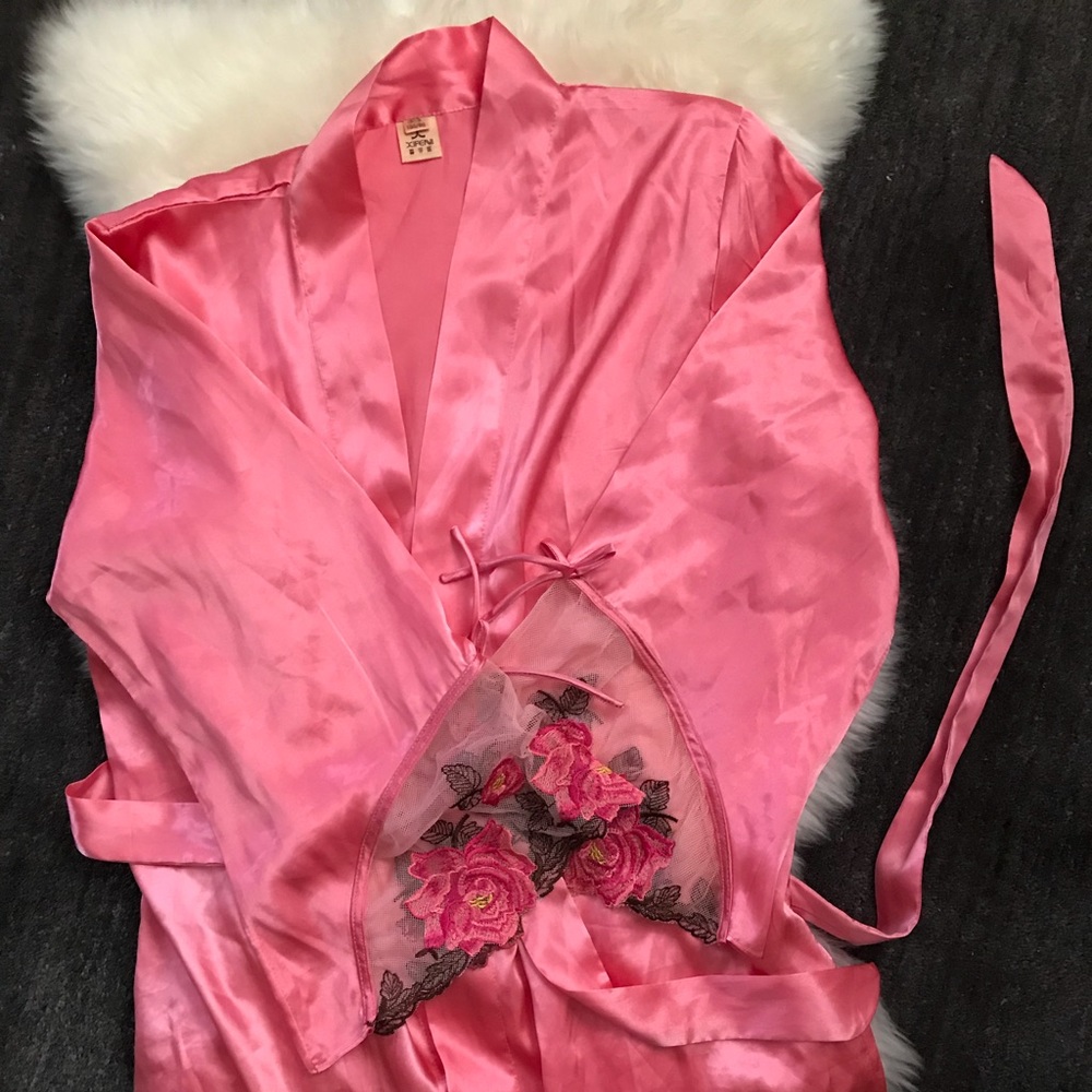 🔥& Sexy pink silky Pajama with rose 🌹 lacy (New)
